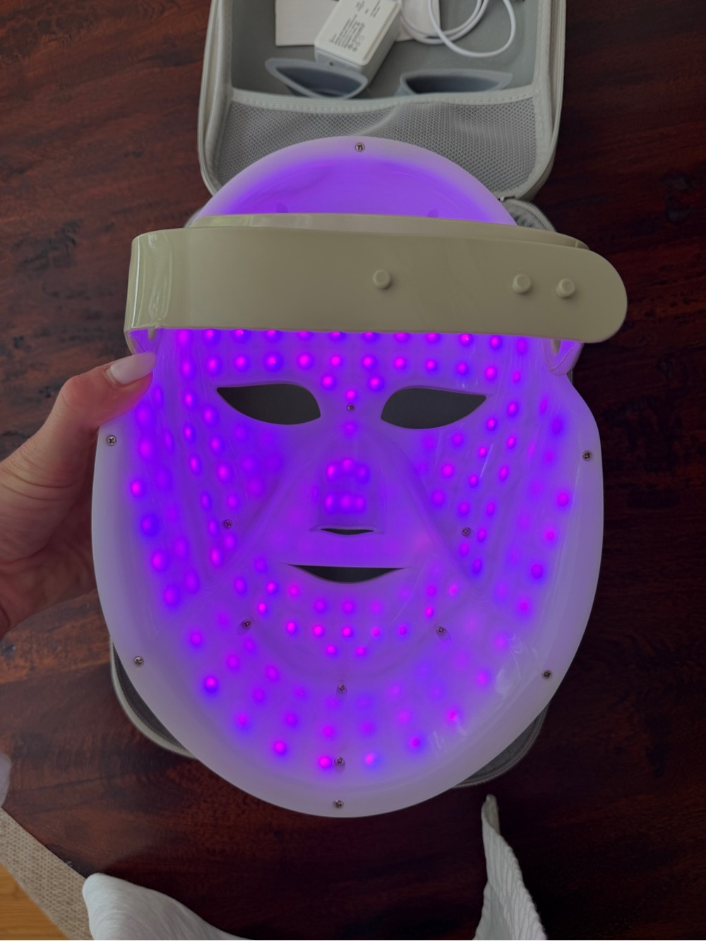 Women’s LED Face Mask — Rose Gold/White - Picture 9 of 11